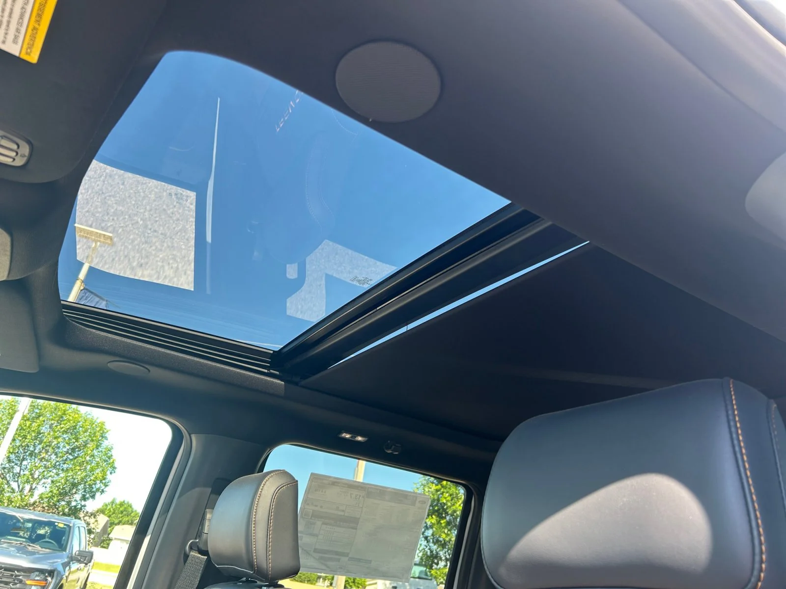 New 2026 Oxford White Ford Tremor image 18