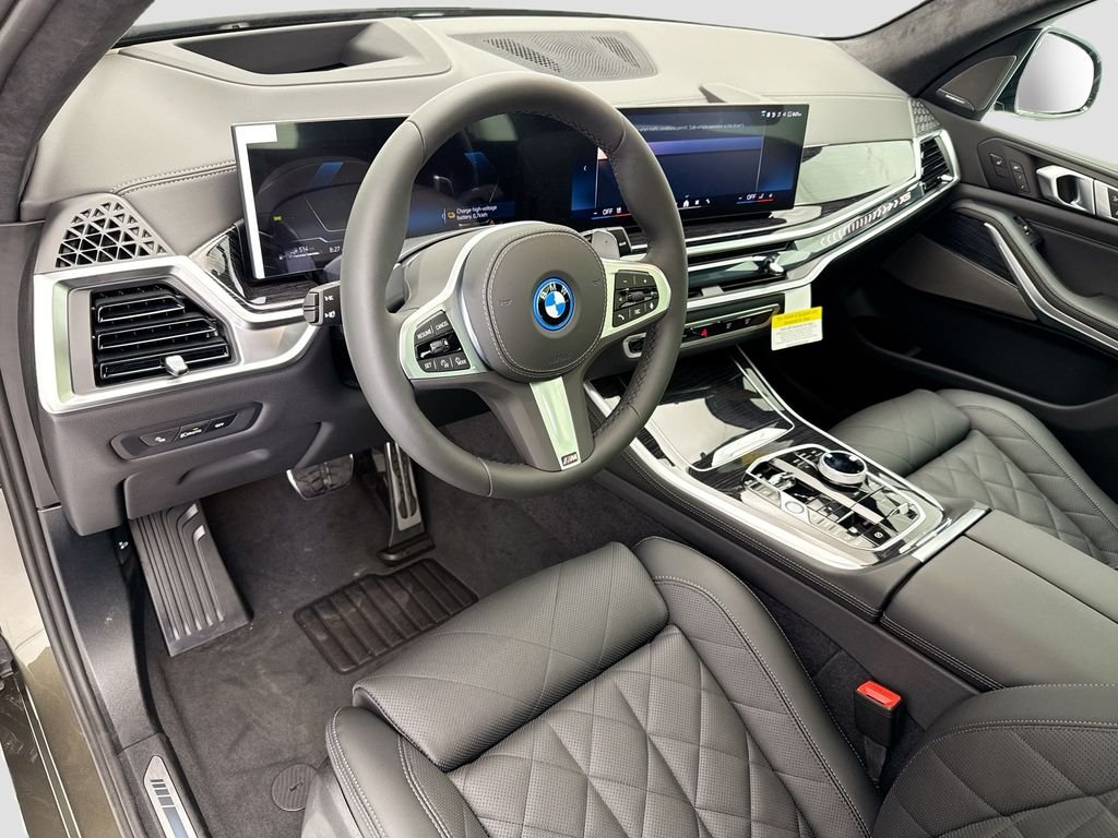 New 2026 Green Metallic BMW xDrive50e image 9