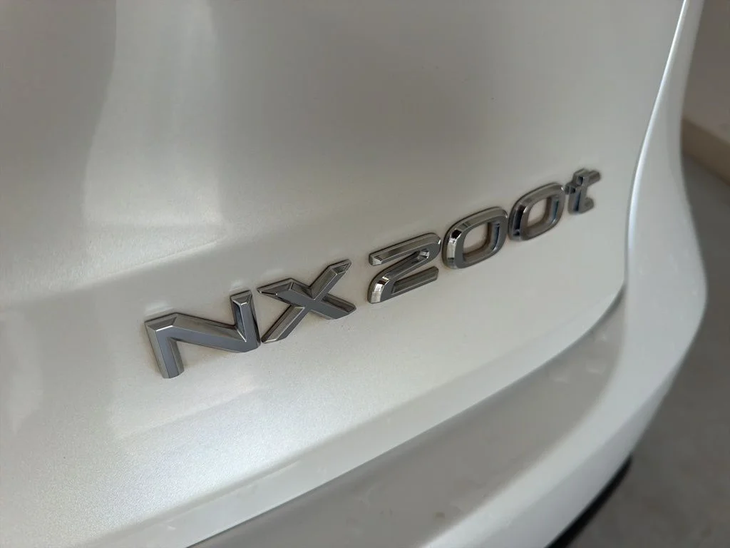 Used 2017 White Lexus 200t image 27