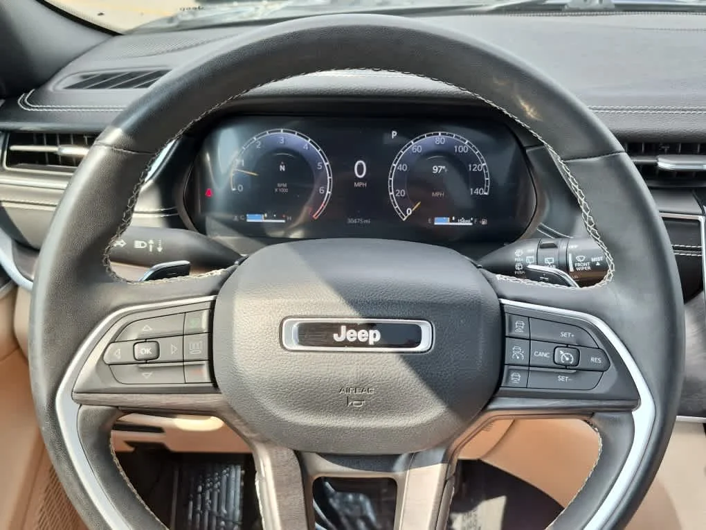 Certified Used 2024 Rocky Mountain Pearlcoat Jeep Limited image 17