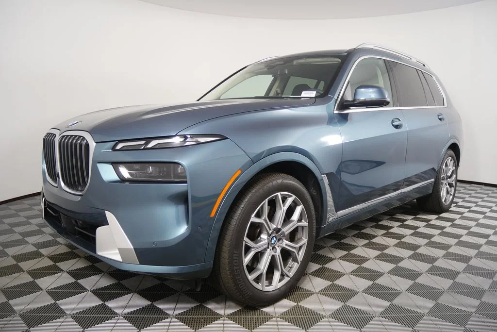 Certified Used 2025 Blue Ridge Mountain Metallic BMW xDrive40i image 7