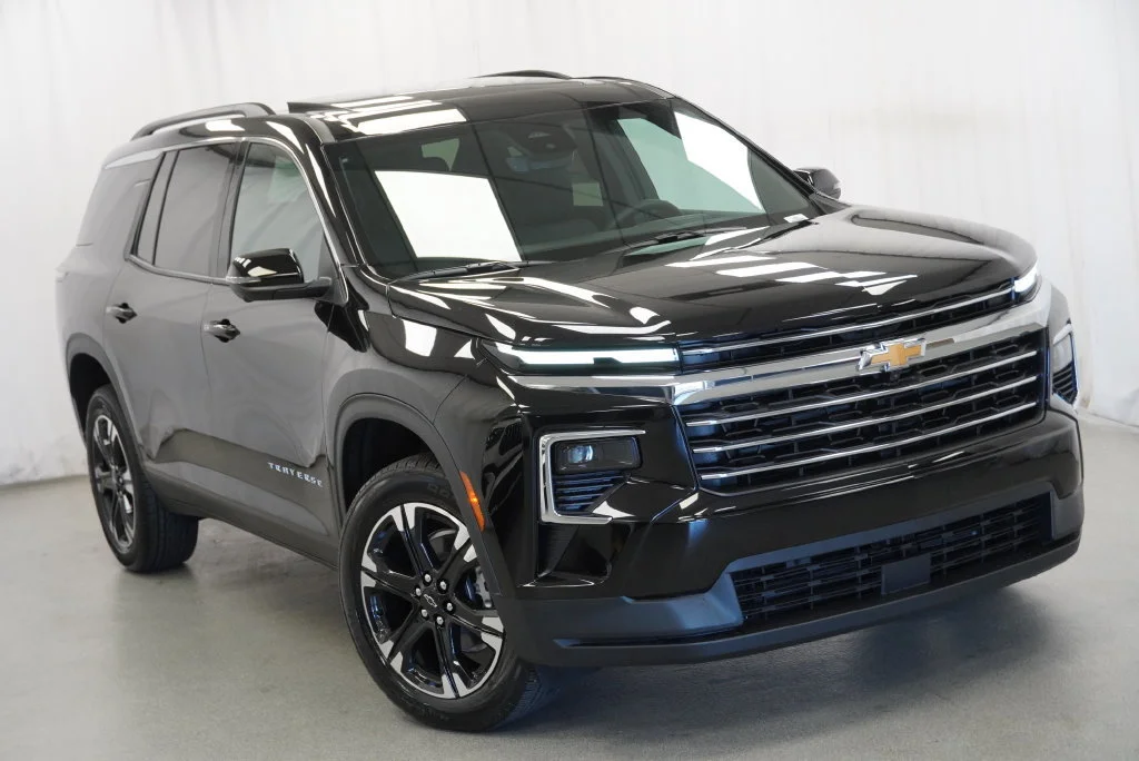 New 2027 Mosaic Black Metallic Chevrolet LT image 12