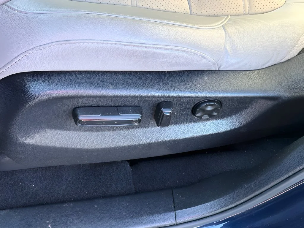 Used 2019 Obsidian Blue Pearl Honda EX-L image 18
