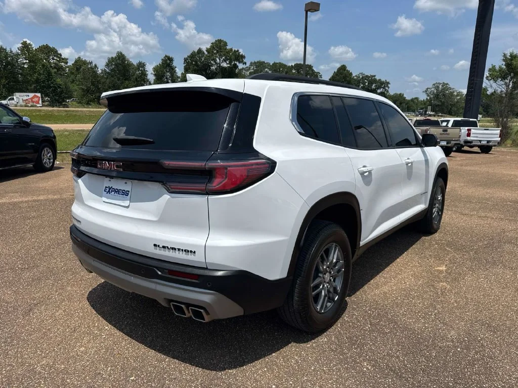 Used 2025 White GMC Elevation image 8