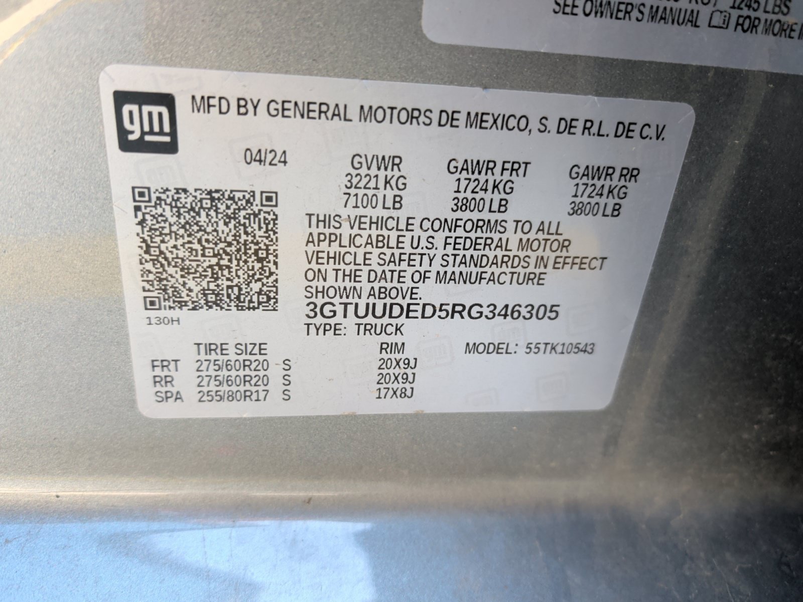 Used 2024 Sterling Metallic GMC SLT image 20