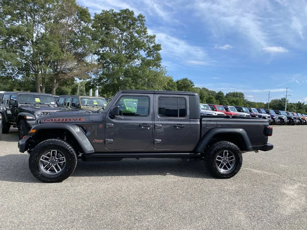 Certified Used 2026 Gray Jeep Mojave image 7