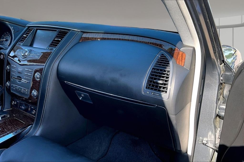 Used 2020 Gray Nissan Platinum image 16
