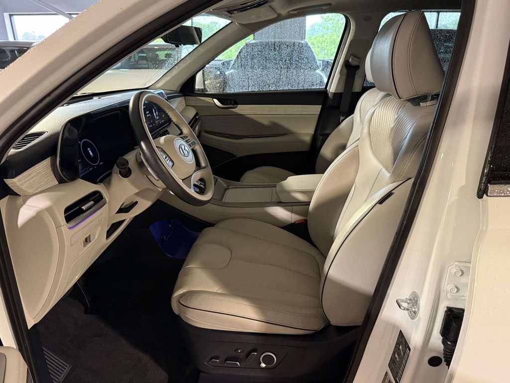 Used 2024 White Hyundai Calligraphy image 14