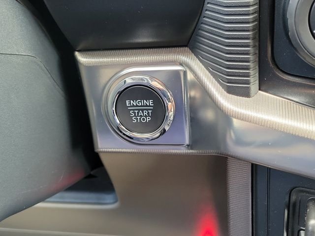 New 2026 Star White Metallic Tri-Coat Ford Platinum® image 13