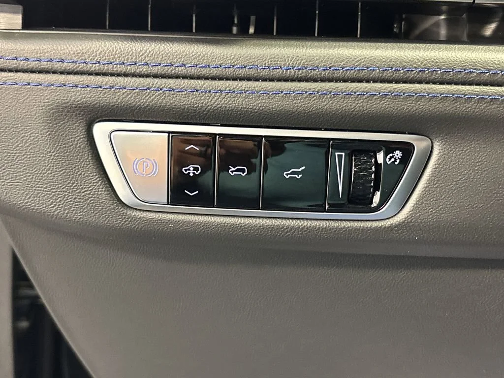 2025 Cadillac Escalade IQ Luxury 1 - Photo 32