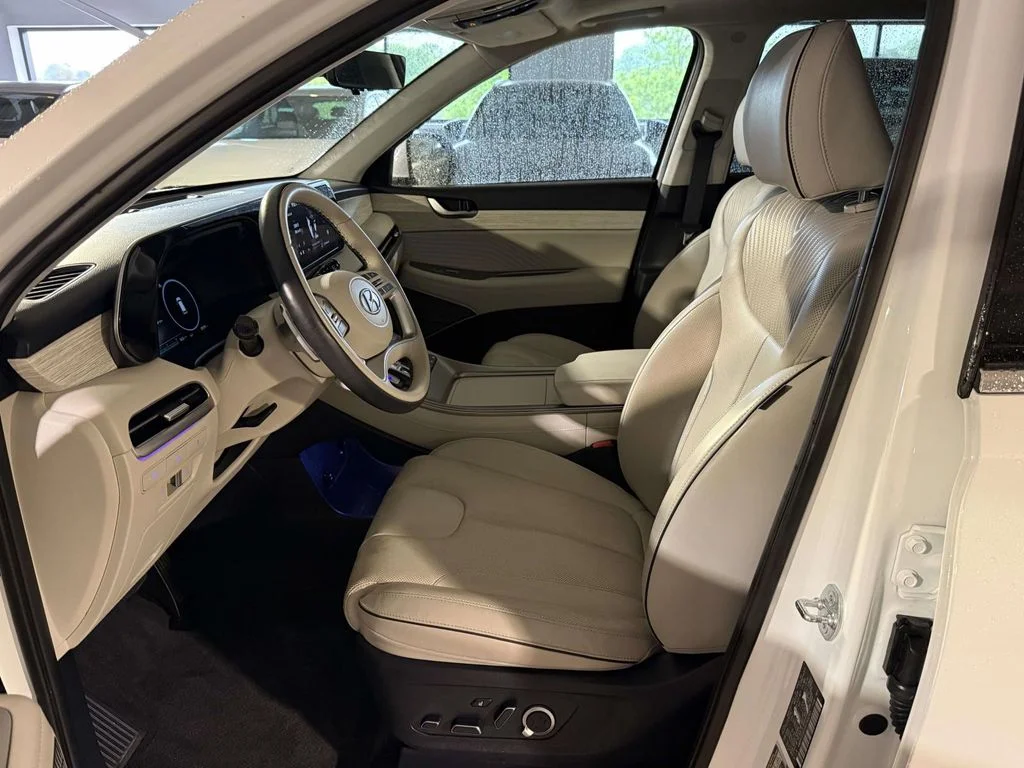 Used 2024 White Hyundai Calligraphy image 14