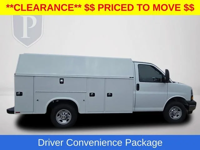 New 2025 Summit White Chevrolet 1WT image 5