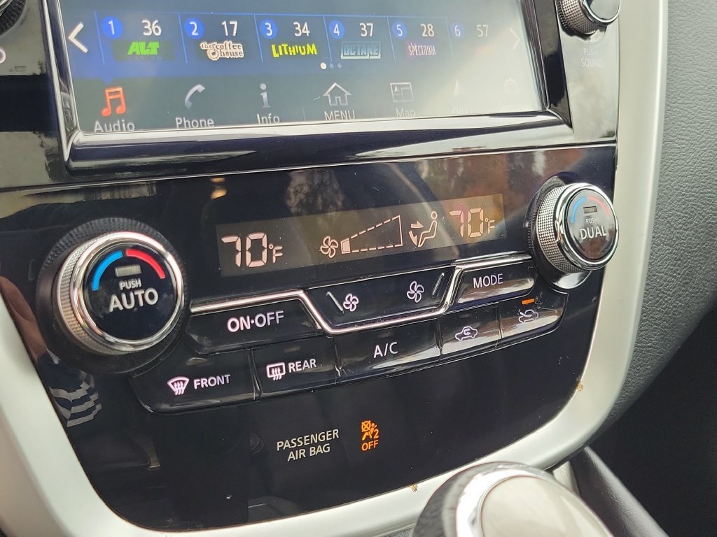 Used 2016 White Nissan S image 29