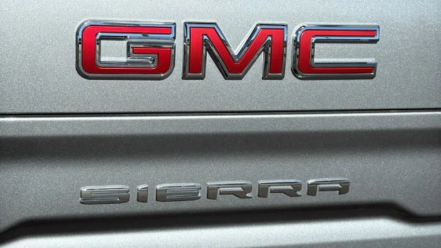 2025 GMC Sierra 1500 SLT - Photo 28