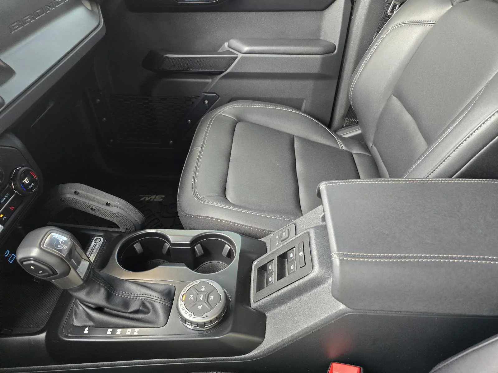Used 2025 Gray Ford Badlands image 17