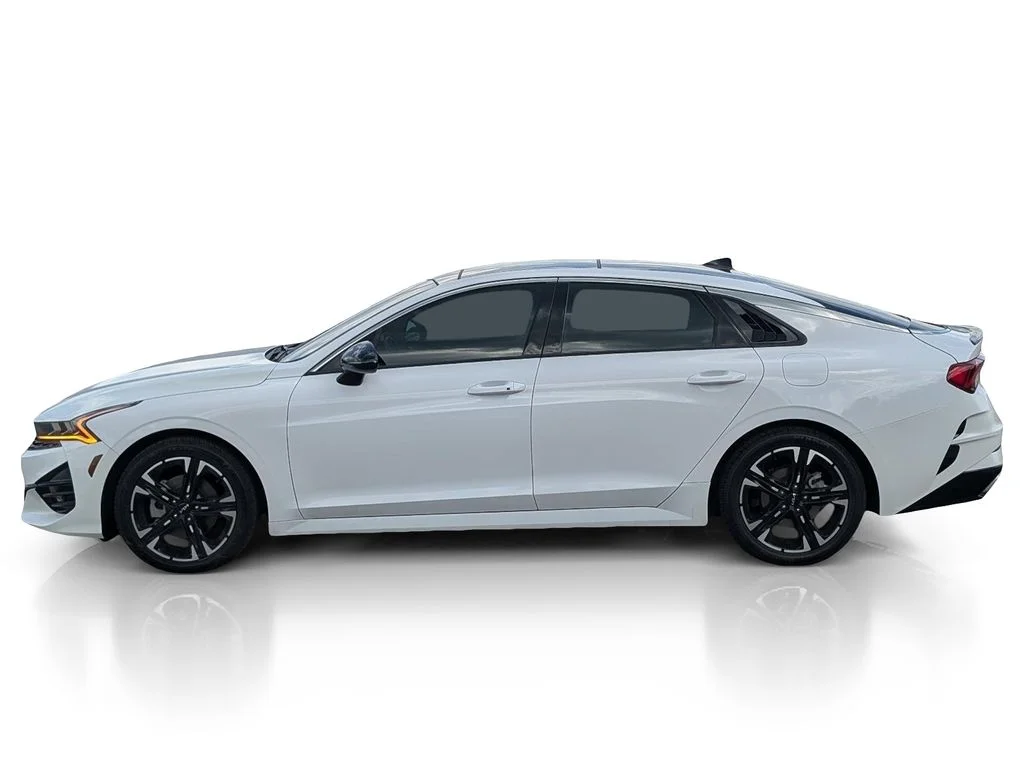 Used 2022 White Kia GT-Line image 9