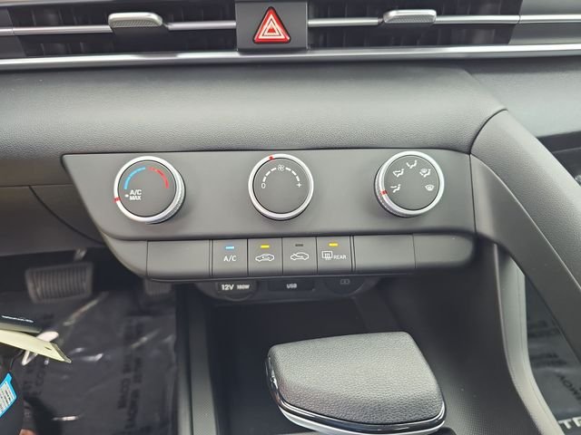 Used 2025 Gray Hyundai SE image 18