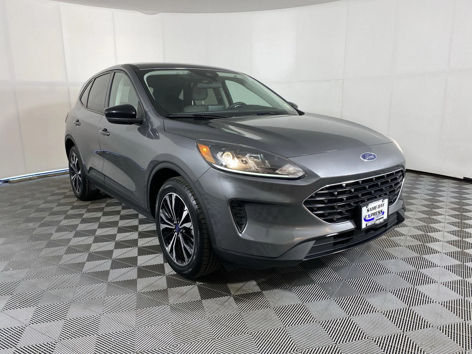 Used 2022 Carbonized Gray Ford SE Hybrid image 11
