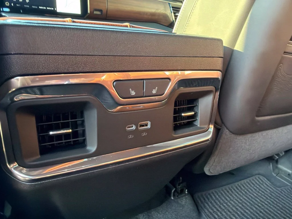 Used 2025 Onyx Black GMC Denali Ultimate image 35