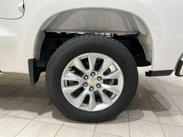 New 2026 White Chevrolet Custom image 30