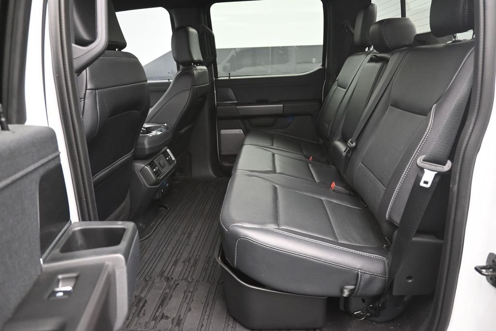 Used 2024 White Ford Lariat image 27