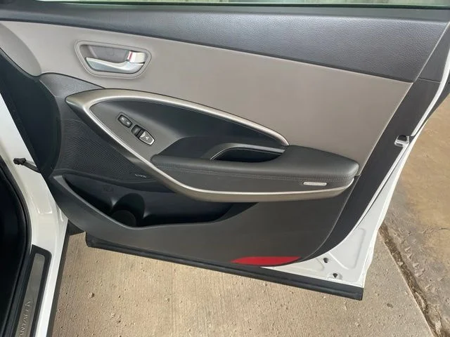 Used 2018 White Hyundai 2.4 Base image 28