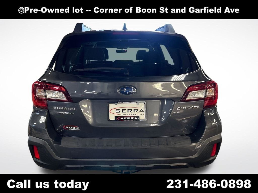 Used 2018 Gray Subaru 2.5i Premium image 4