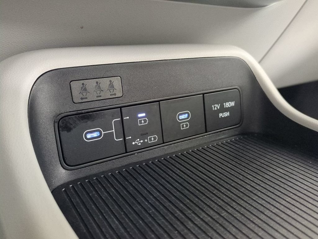 Used 2025 Yellow Hyundai SEL image 29