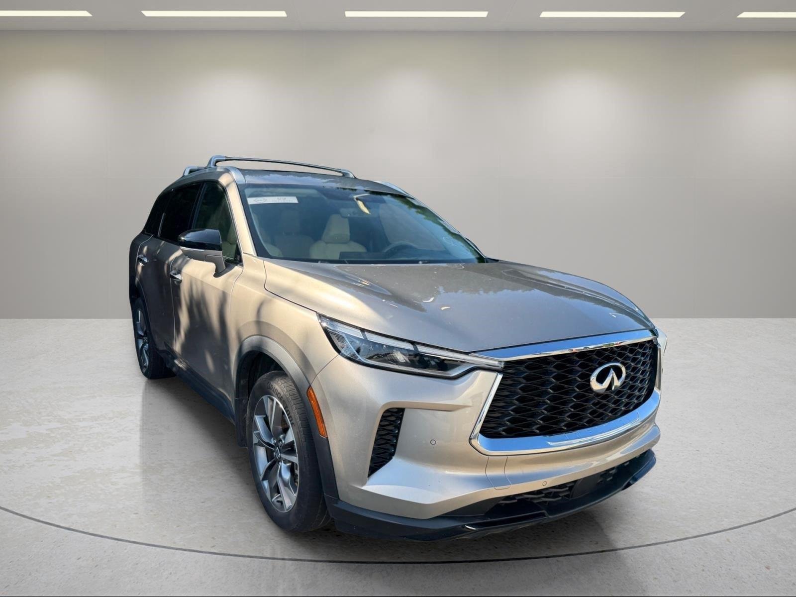 Used 2024 Warm Titanium INFINITI LUXE image 20