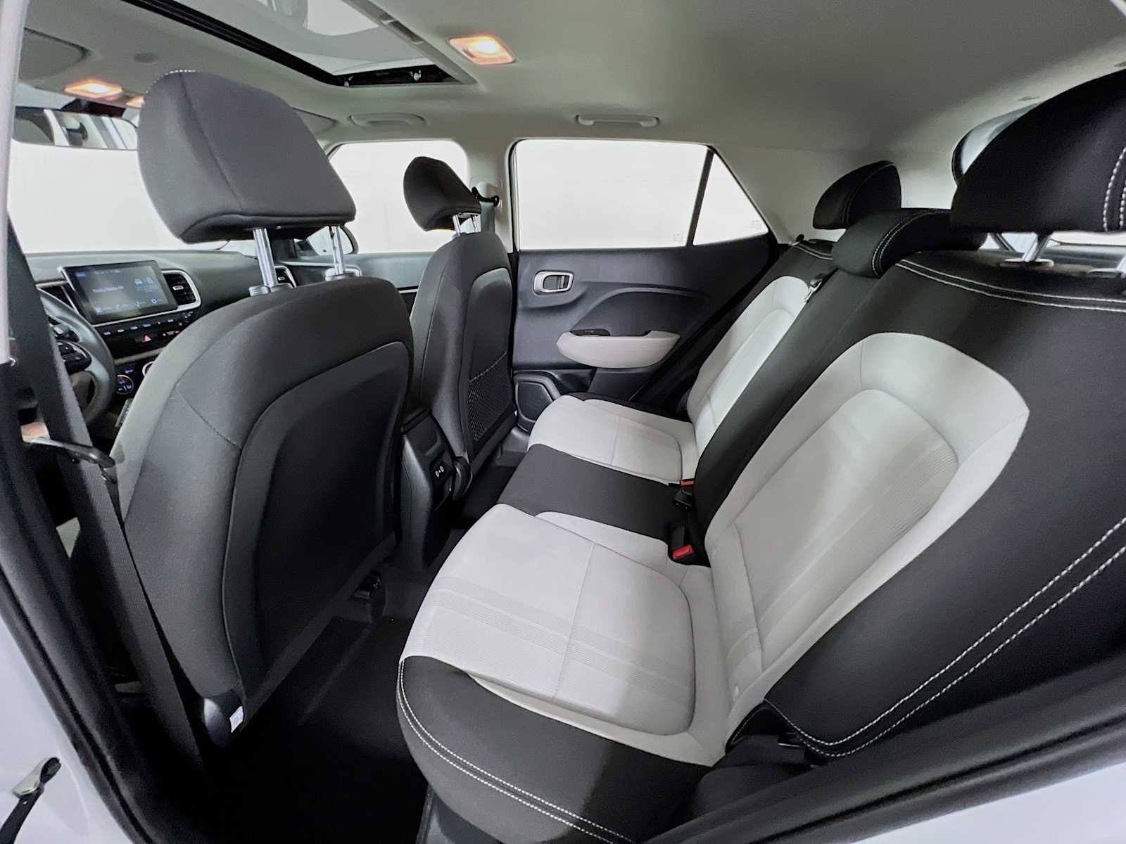 Used 2025 Lunar White Hyundai SEL image 24
