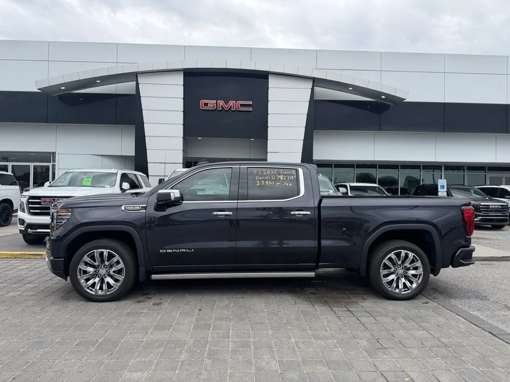 2025 GMC Sierra 4WD Crew Cab Short Box Denali's photo