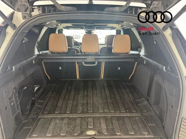 Used 2024 White Land Rover Dynamic SE image 13