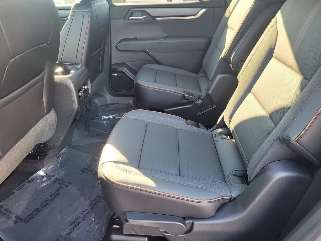 2026 GMC Acadia AT4 - Photo 8