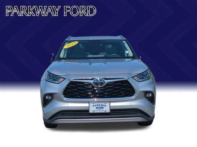 Used 2023 Silver Toyota Platinum image 8