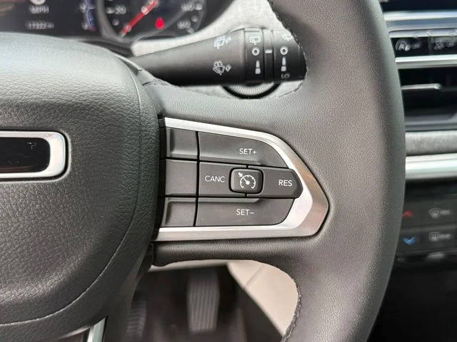 Used 2024 Gray Jeep Latitude image 13