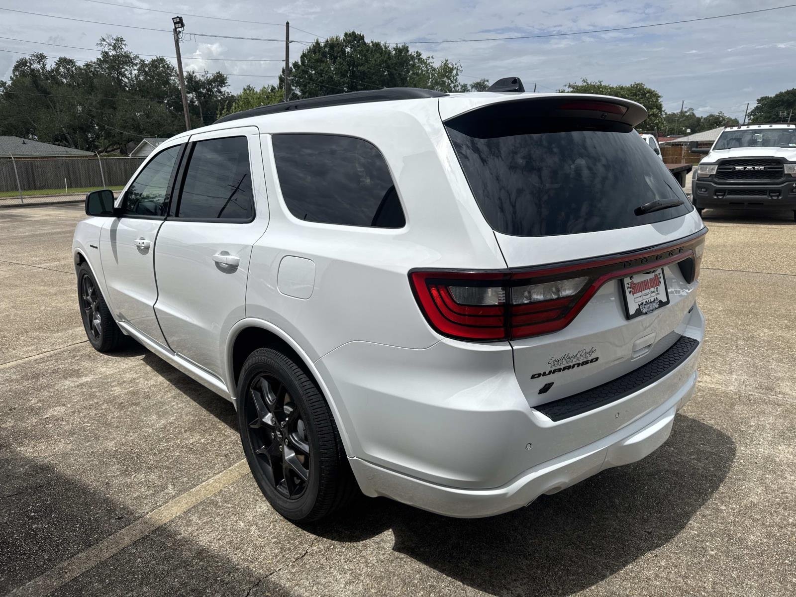 New 2026 White Knuckle Clear-Coat Exterior Paint Dodge R/T Plus image 3