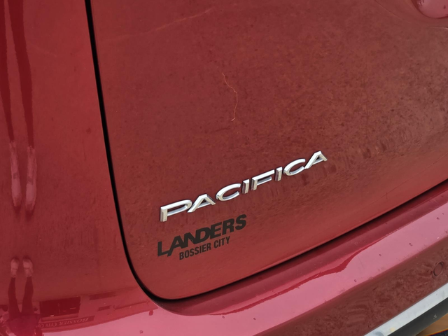 Used 2024 Red Chrysler Touring L image 7