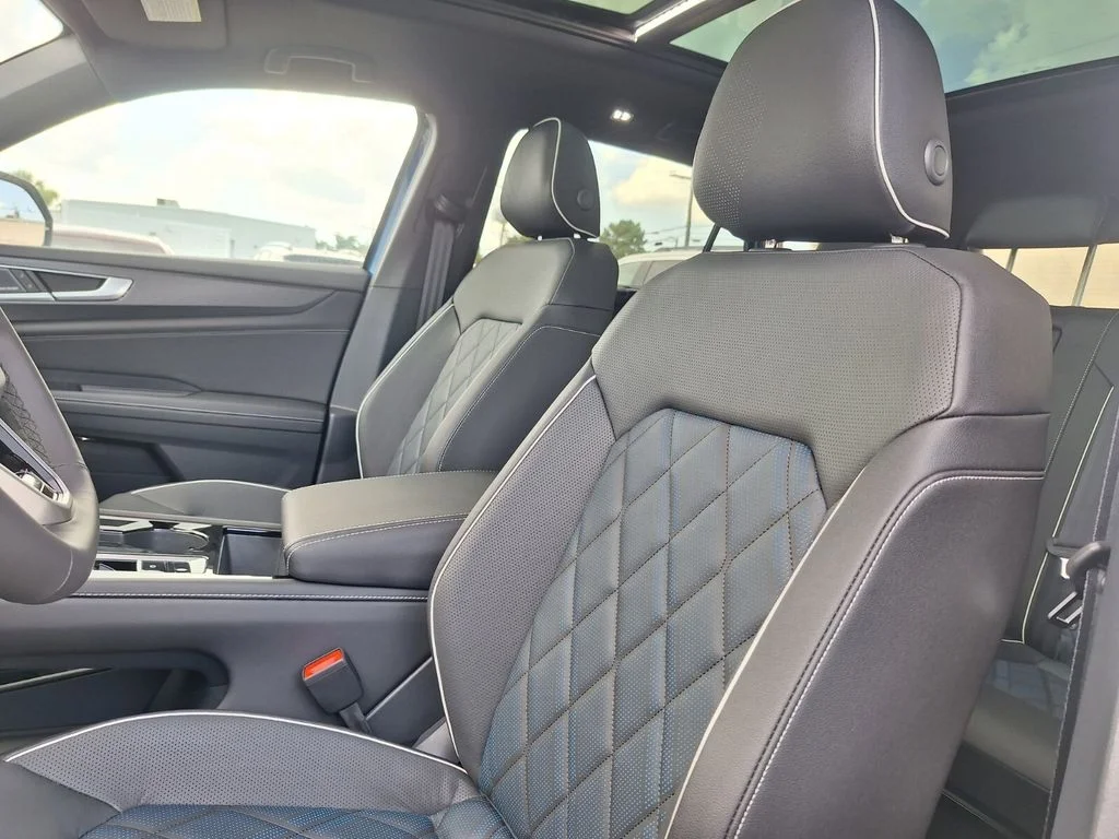 2026 Volkswagen Atlas Cross Sport SEL Premium R-LINE - Photo 11