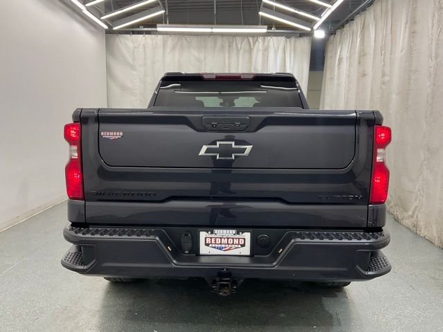 Used 2023  Chevrolet Custom image 6
