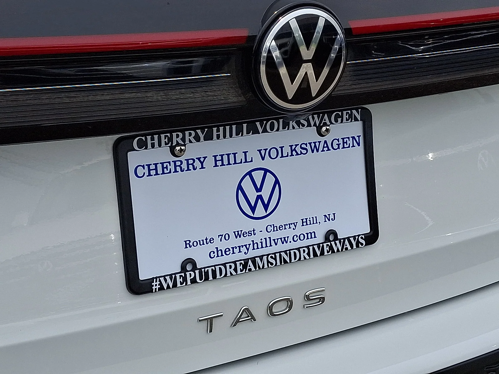 Used 2025 Pure White   0Q0q Volkswagen S image 30
