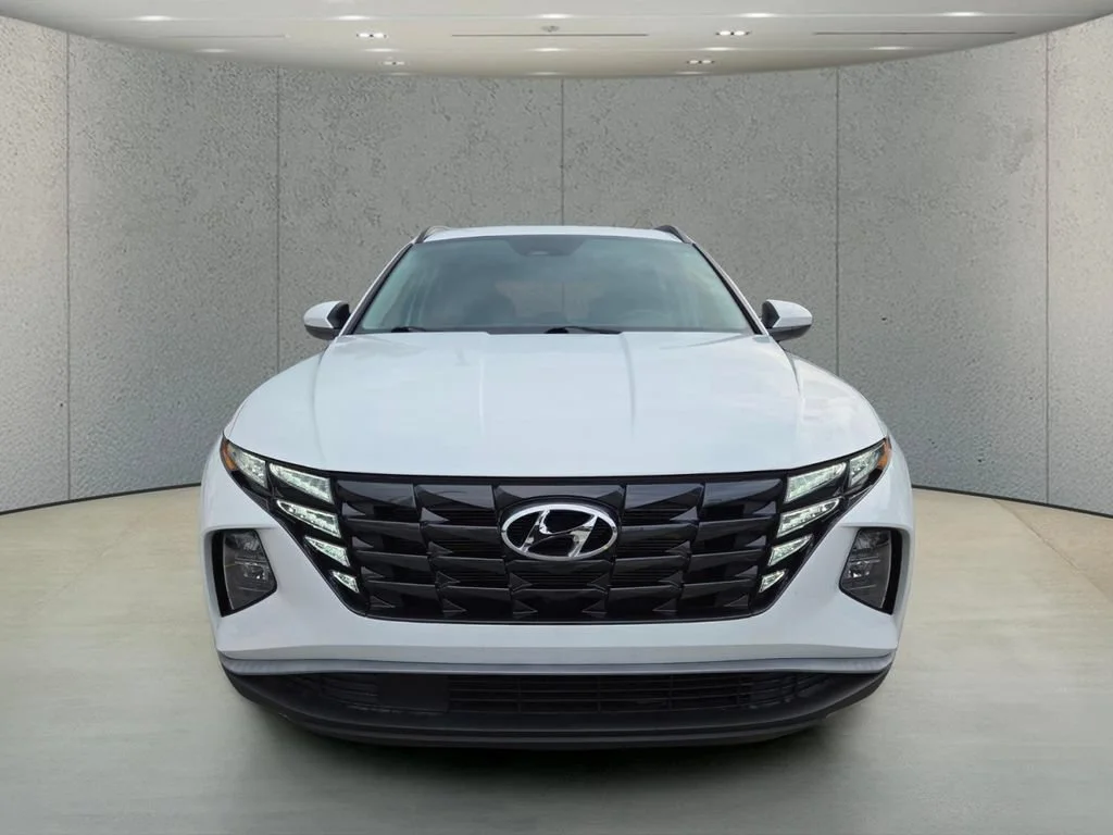 Used 2024 White Pearl Hyundai SEL image 9