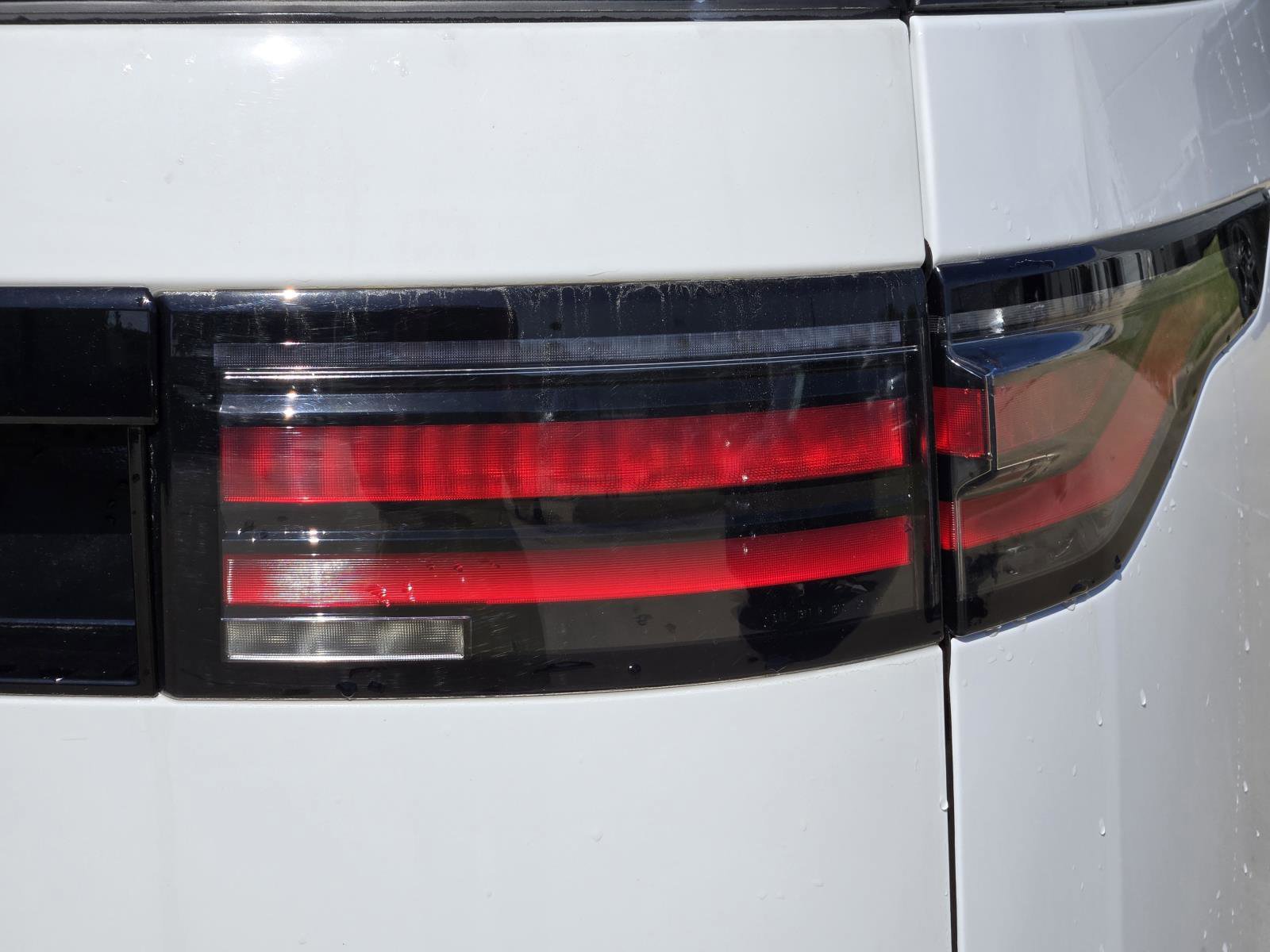 Used 2025 Fuji White Land Rover Dynamic SE image 9