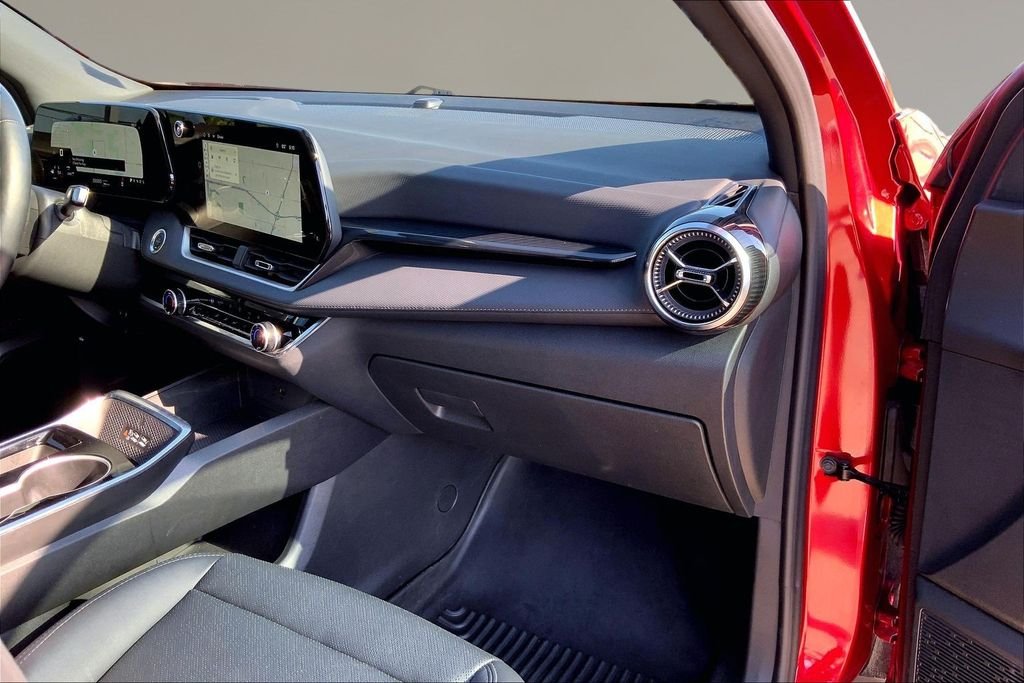 Used 2025 Radiant Red Tintcoat Chevrolet LT image 17