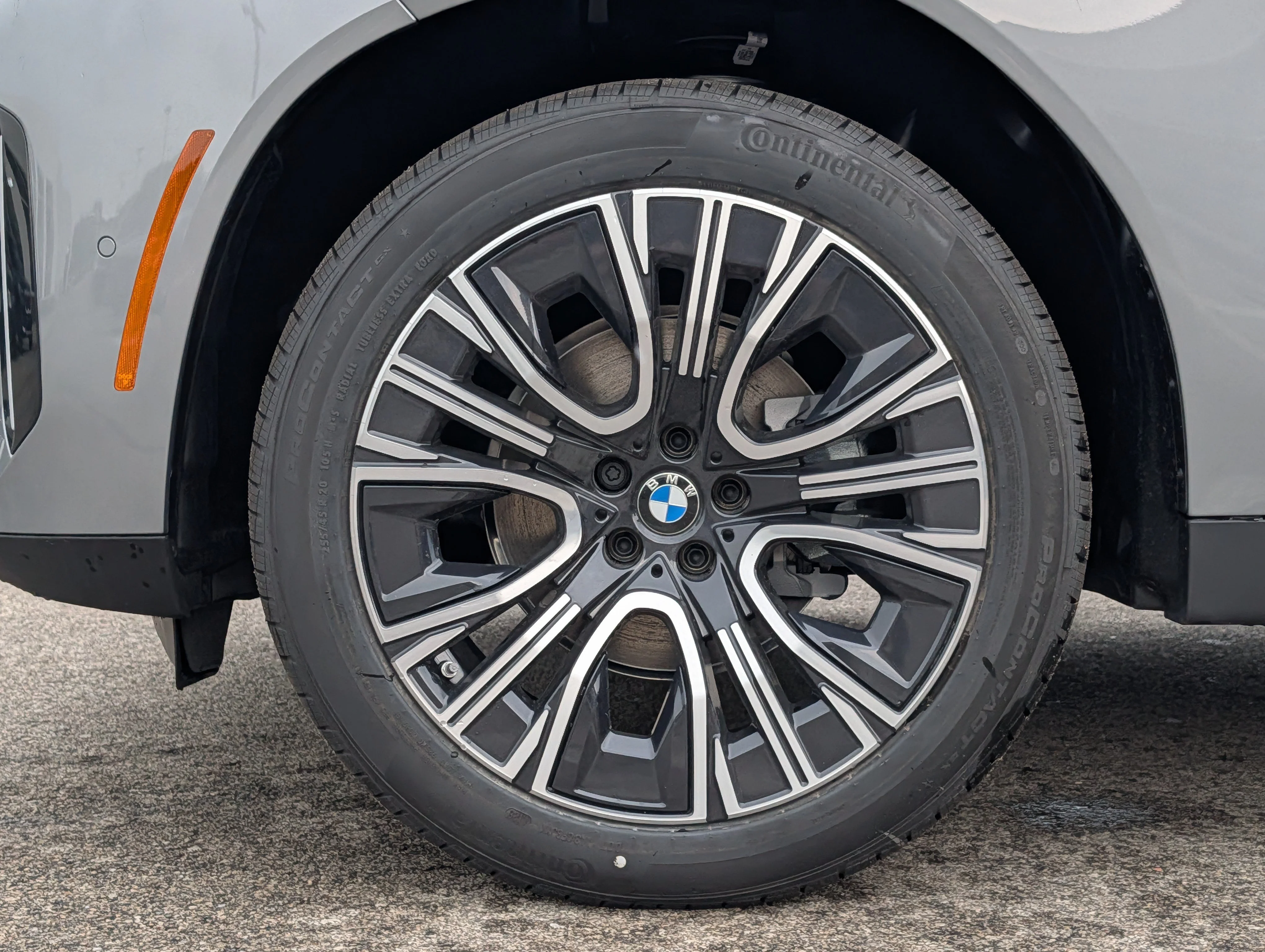 New 2026 Skyscraper Grey Metallic BMW 30 xDrive image 4