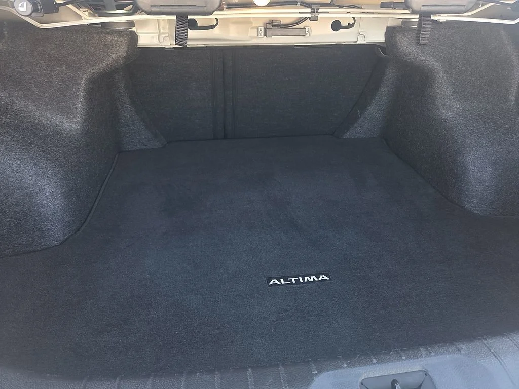 Used 2024  Nissan 2.5 SR image 7
