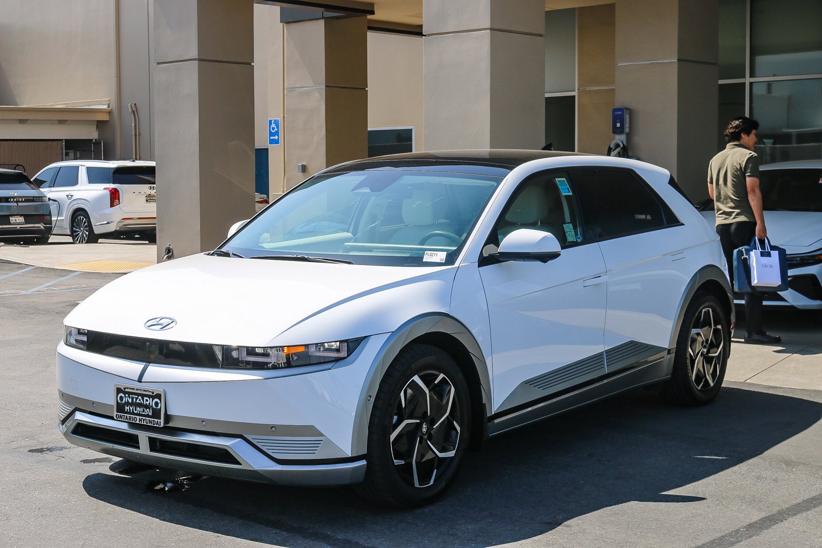 Certified Used 2024 Atlas White Hyundai Limited image 5