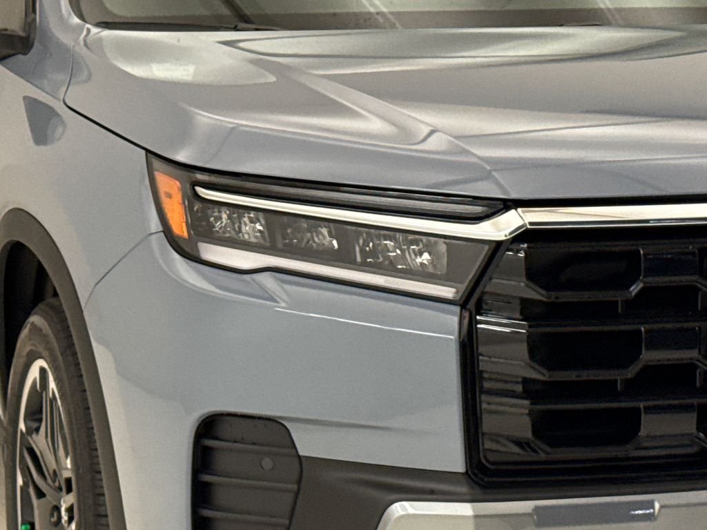 New 2026 Sonic Gray Pearl Honda Touring image 5