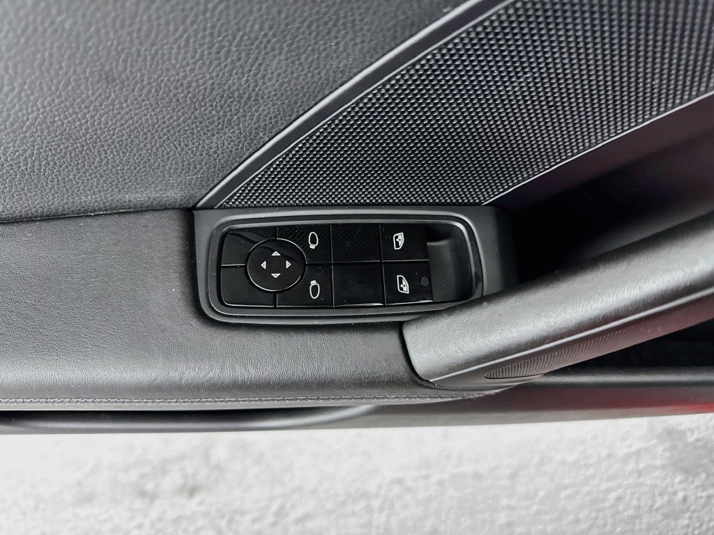Used 2020  Porsche Carrera image 18