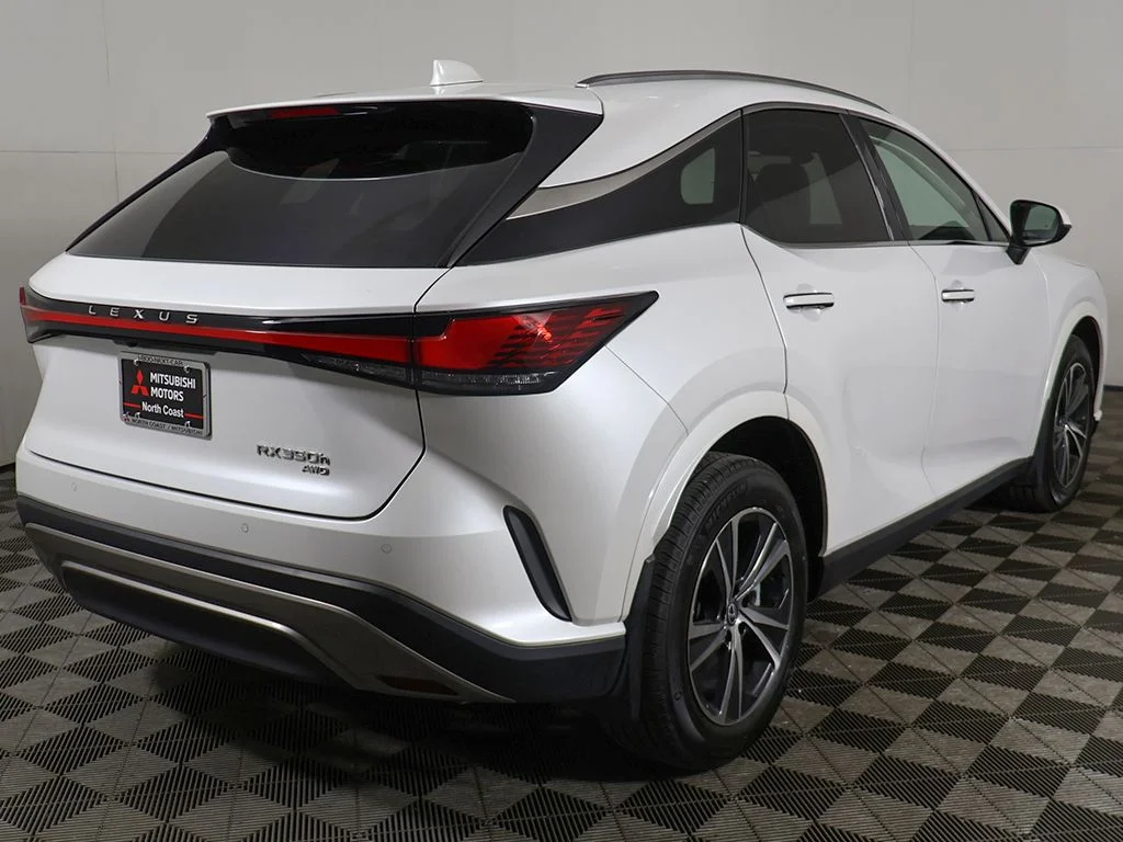 Used 2023 White Lexus 350h Premium image 11