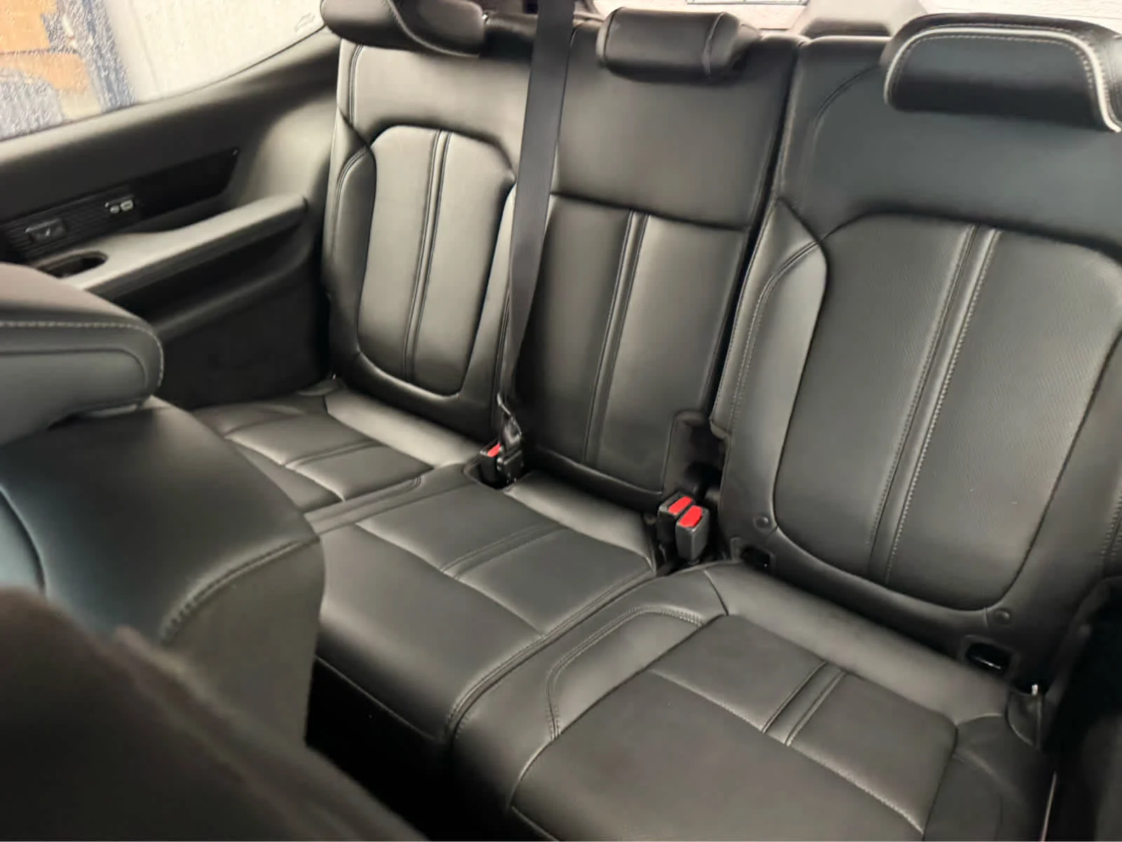 Used 2022 Diamond Black Crystal Pearlcoat Jeep Series II image 22
